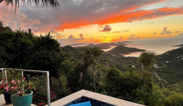 MandeVilla Cottage at Ixora spectacular views AC in bedroom mid island location. in St.John
