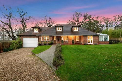 Mews Hill, 5 bedroom New Forest Holiday Cottage in Fordingbridge