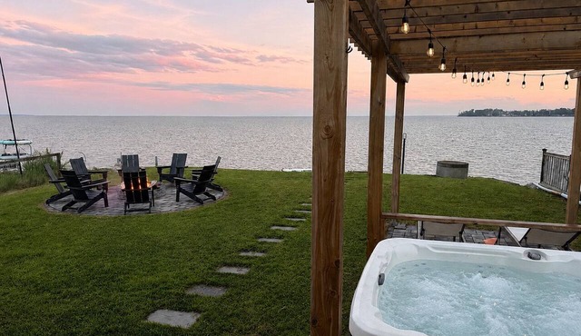 Modern Waterfront Home near Prince Edward County w/Panoramic Lake Ontario Views in Carrying Place