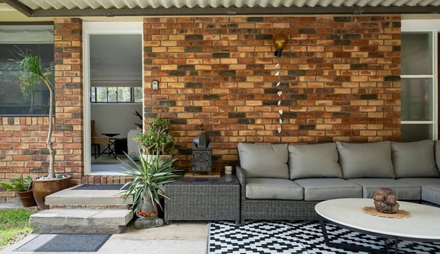 Oak Retreat Bliss by the Beach in North Narrabeen