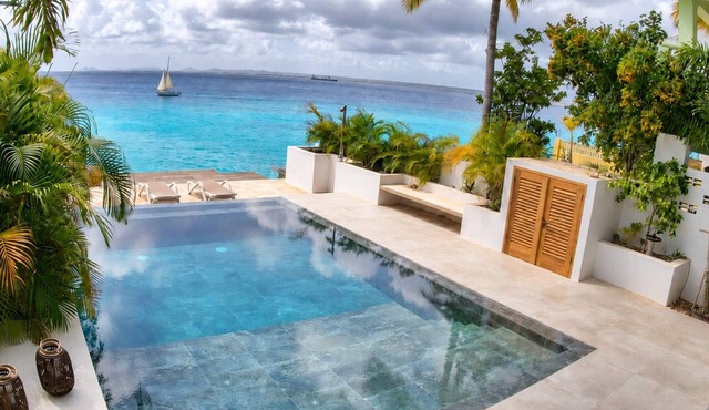 Oceanfront Villa with Private Pool, 4BR in Kralendijk