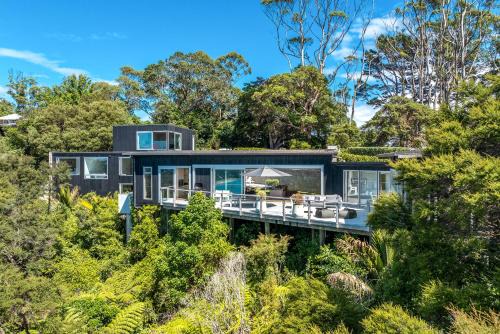 Onetangi Luxury - Be My Guest Waiheke in Putiki