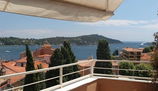 Panoramic seaview terrace overlooking Villefranche/Mer Old Town 10min walk Beach in Provence-Alpes-Côte-D’Azur