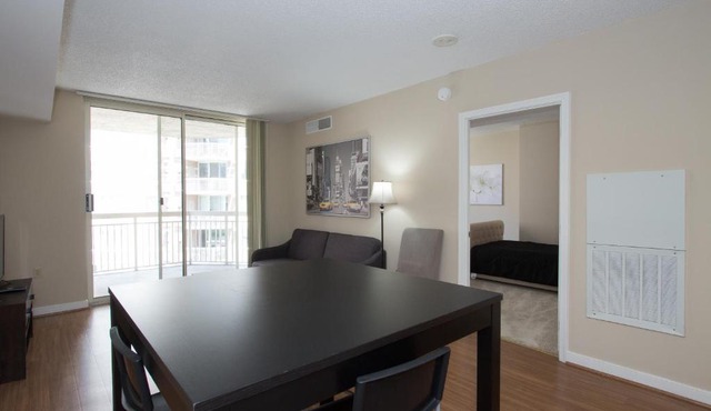 Pentagon City Luxury Apartment in Arlington