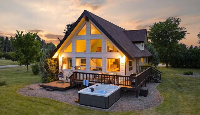 Pickleball, Hot Tub, Game room, 20 min to Glacier in Columbia Falls