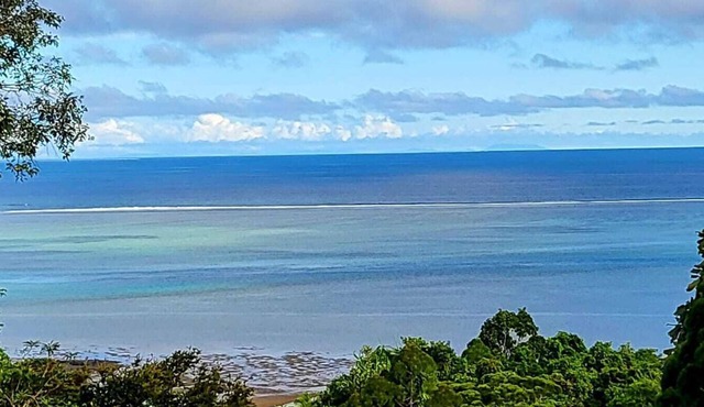 Private Cool Tropical Rain forest Hide away 5 min walk to the beach and resort in Serua