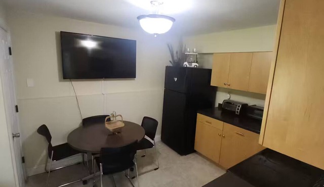Private space, House Retreat Studio 6604 Bestwicke Ct Burke VA 22015 in Burke