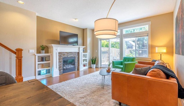 Quiet, Four bedrooms, 2 King Beds in Tigard