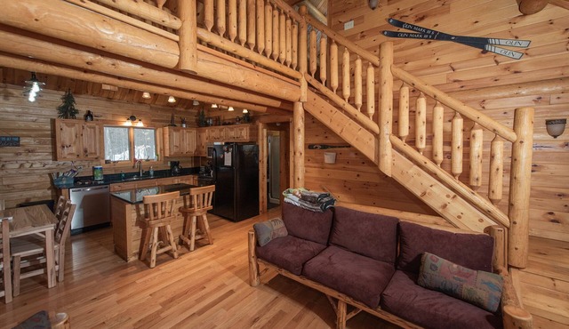 Relaxing Log Cabin Retreat minutes from Whiteface in Jay