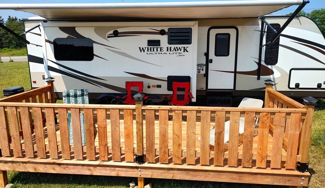 Riverside Camper in Mavillette - Cozy and Modern in Mavillette