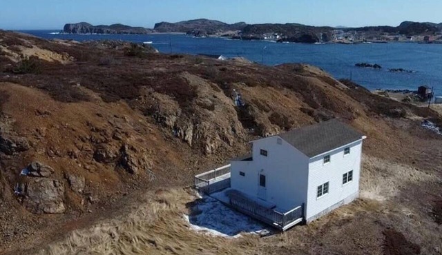 Salty B'y Cottage in Twillingate
