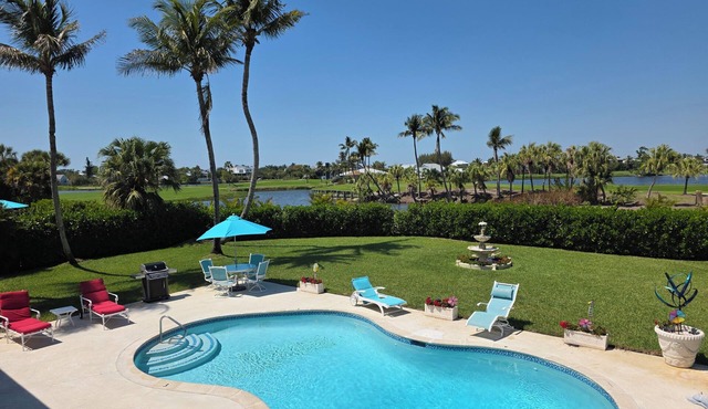 SANIBEL SUN CASTLE Splendid home, heated pool, great location, bike to beach. in Sanibel