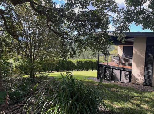 Seclude Rainforest Retreat in Palm Grove