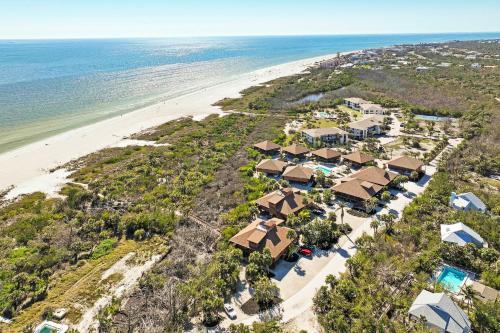 Spacious 3-Bedroom Retreat with Full Wrap-Around Lanai - Sanibel Island SI13 in Sanibel
