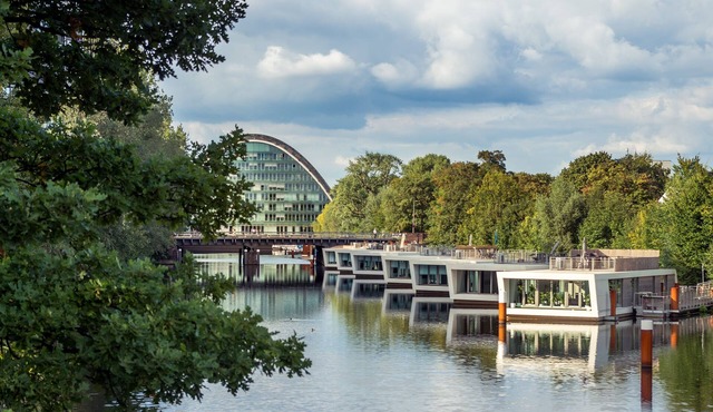 spacious houseboat - bungalow with roof terrace "downtown" Hamburg in Hamburg