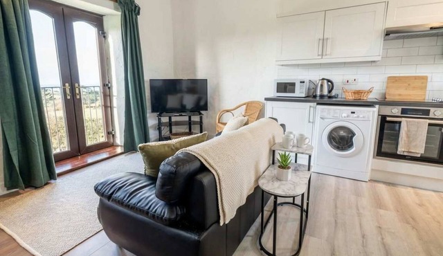 Spacious Seaside Cottage near Bude w Garden Access in Bude