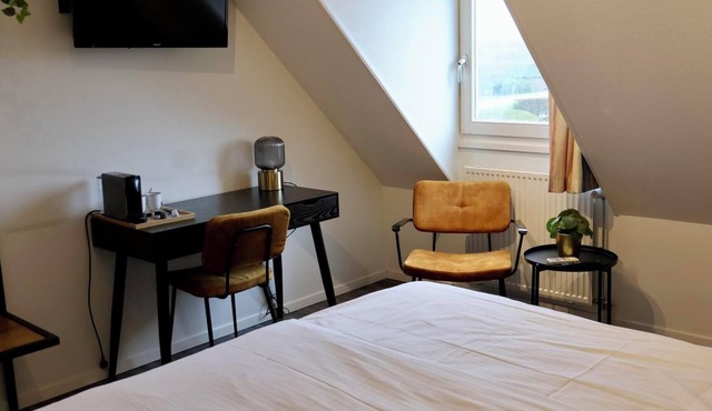 Stay overnight in an atmospheric room with beautiful views. in Appeltern