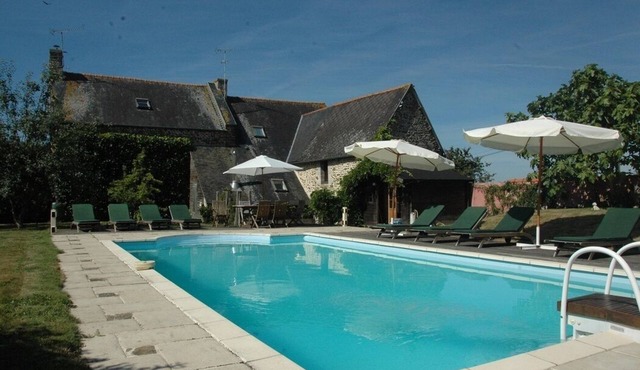 Studio Apartment for 2 - Adults Only. 30 minutes from Mont Saint Michel in VAL - COUESNON