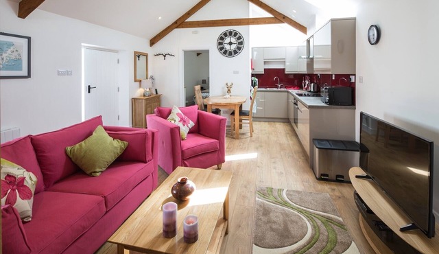 Stylish rural retreat with king-size comfort, close to Bude's stunning coastline in Bude