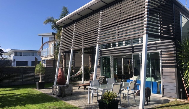 Sun drenched, fully fenced, relaxing family home in Omaha Beach