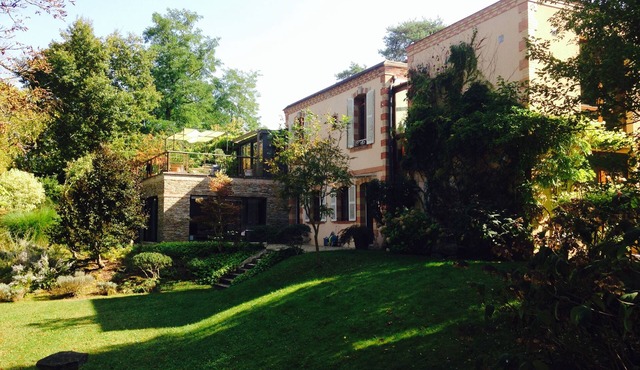 Superb architect-designed villa in Fontainebleau -1h from Paris in Larchant