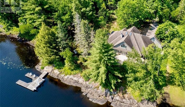 The Four Seasons is a spacious retreat to gather with family and friends. in Tweed