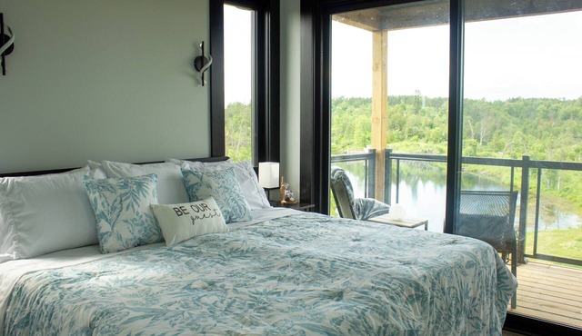 The Rapids | Riverfront Cottage, Hot Tub | Beach in Tweed