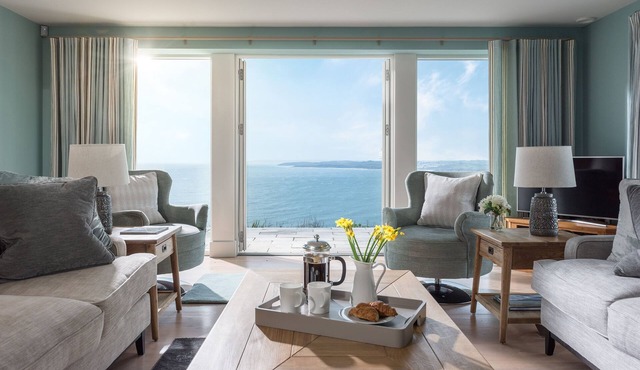 Tredeanne - coastal retreat with breathtaking sea views in Veryan