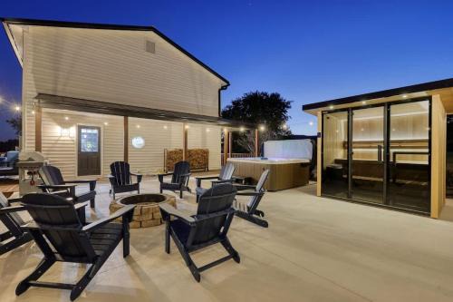 Views, Sauna, Theatre, Game Room, Gym, EV Charger in Toms Brook