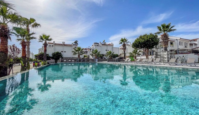 Villa in Complex with Garden & Shared Semi Olympic Swimming Pool in Kusadasi in Aydın