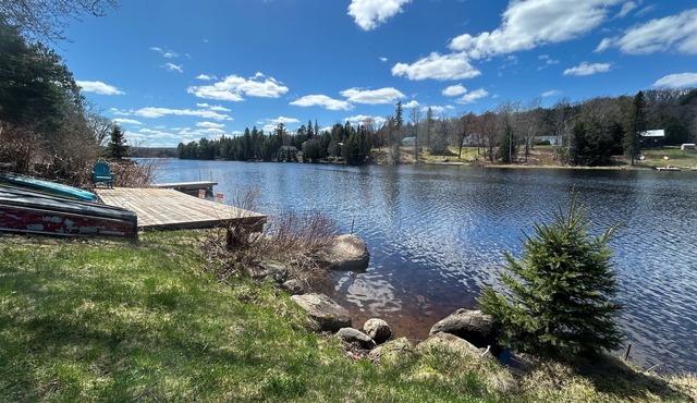 Waterfront Algonquin Escape | 4BR | River Access in Whitney
