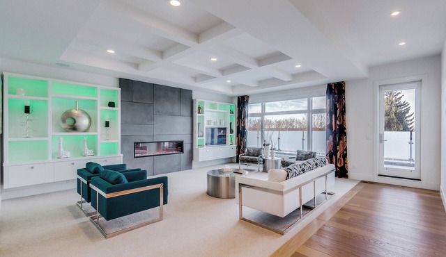 Windsor - Luxury Mansion, Rooftop Patio w/City Skyline View, BBQ in Edmonton