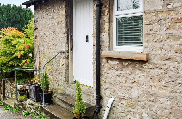 2 bedroom accommodation in Arnside in Arnside
