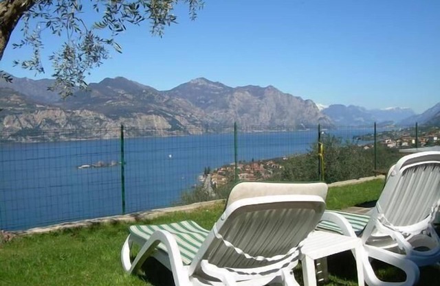 Holiday Brenzone Persons 