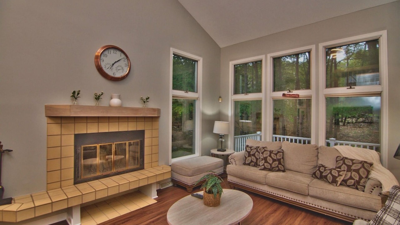 Photo of Livingroom in Lake Harmony Estates