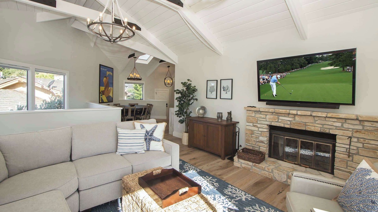 Photo of Livingroom in Carmel Point