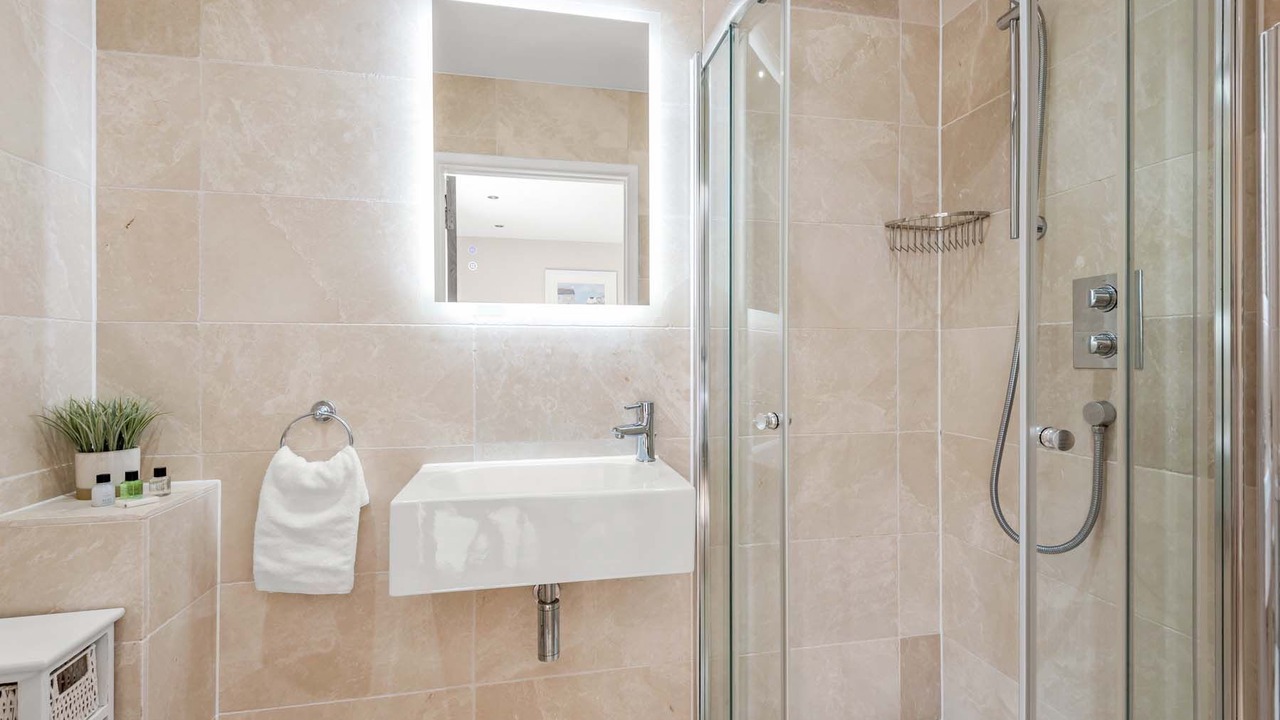 Photo of Bathroom in Talland