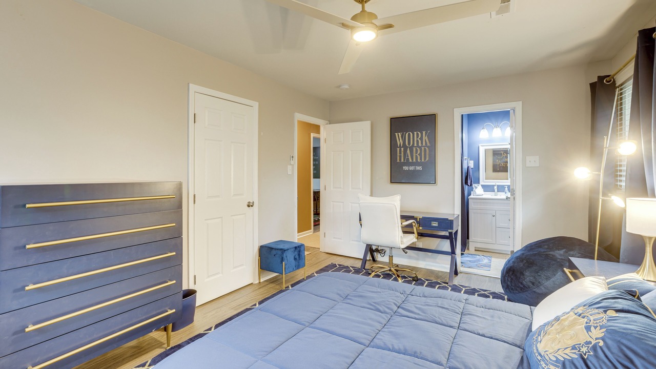 Photo of Bedroom in Normal
