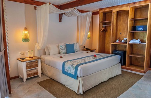 Praslin Island Resort | Acajou Beach Resort