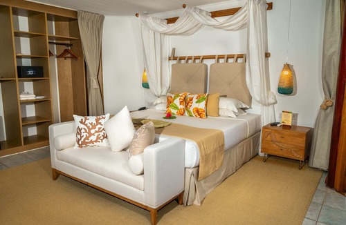 Praslin Island Resort | Acajou Beach Resort