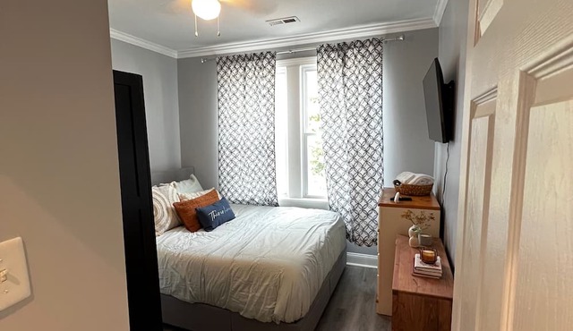 Artsy 3-Bedroom Home with Free Tesla Charger in Richmond