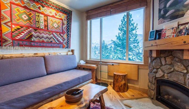 Juniper Springs Lodge #426 - Luxury Ski in Ski out! 2 Bedroom; (End Unit) in Mammoth Lakes