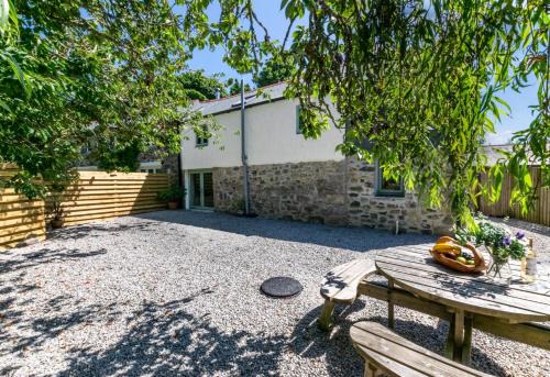 3 Bed in Nr St. Keverne oc-tremen in Saint Keverne